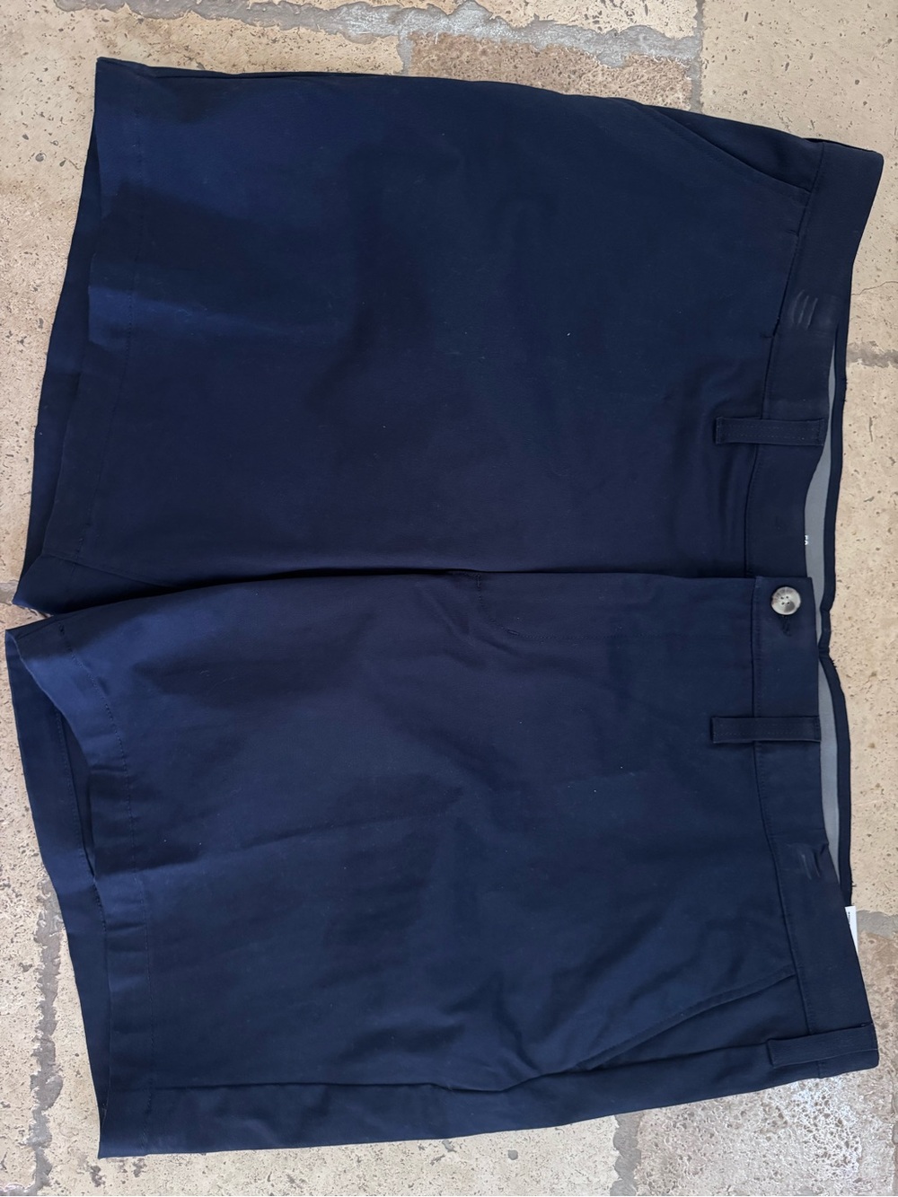 NWT-SONOMA Flat-Front Flexwear shorts SZ 52 Navy
D1